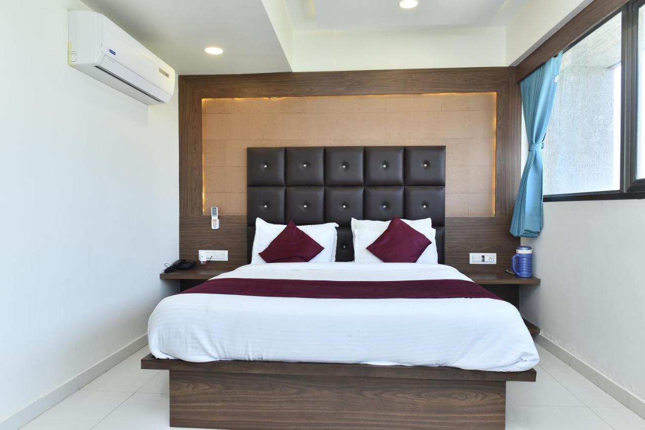 Hotel Royal King By Sky Stays Ahmadabad Zewnętrze zdjęcie