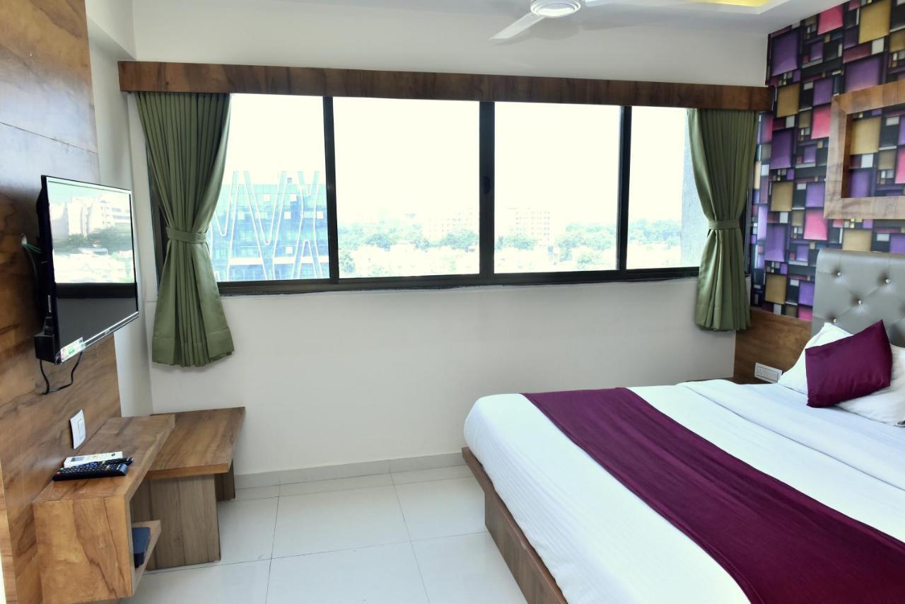 Hotel Royal King By Sky Stays Ahmadabad Zewnętrze zdjęcie